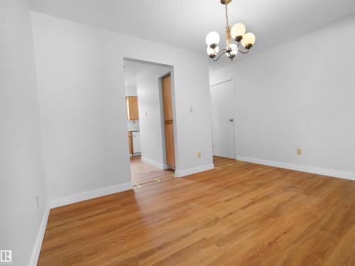 #50 1904 48 St Nw, Edmonton, AB - Indoor Photo Showing Other Room