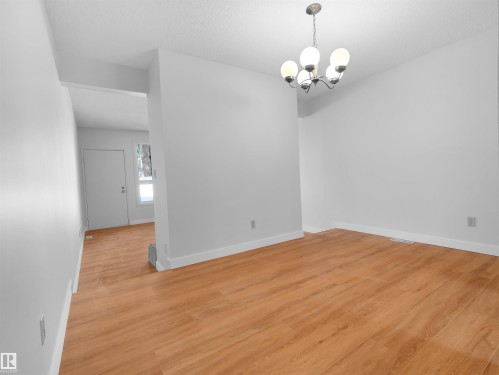 #50 1904 48 St Nw, Edmonton, AB - Indoor Photo Showing Other Room