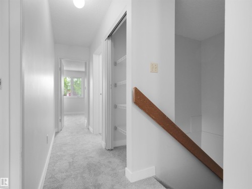 #50 1904 48 St Nw, Edmonton, AB - Indoor Photo Showing Other Room