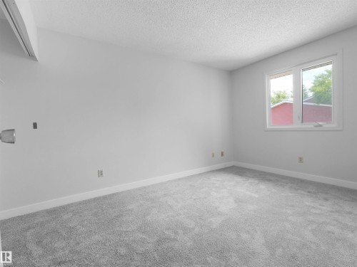 #50 1904 48 St Nw, Edmonton, AB - Indoor Photo Showing Other Room