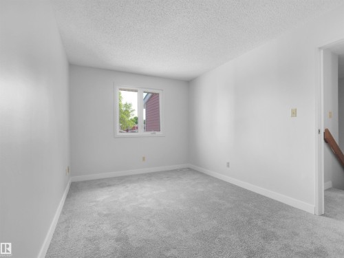#50 1904 48 St Nw, Edmonton, AB - Indoor Photo Showing Other Room