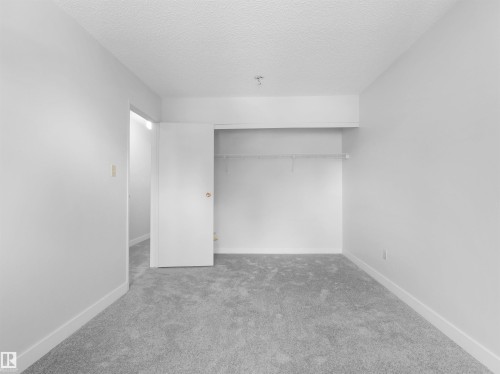#50 1904 48 St Nw, Edmonton, AB - Indoor Photo Showing Other Room