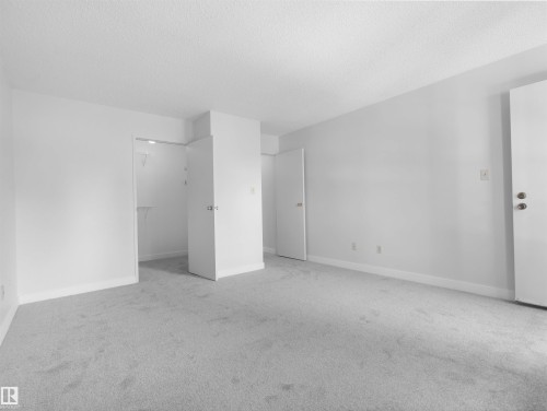 #50 1904 48 St Nw, Edmonton, AB - Indoor Photo Showing Other Room