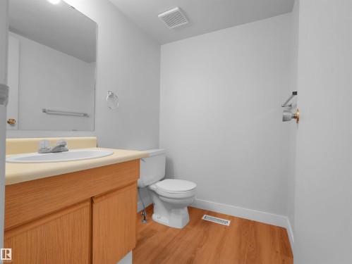 #50 1904 48 St Nw, Edmonton, AB - Indoor Photo Showing Bathroom