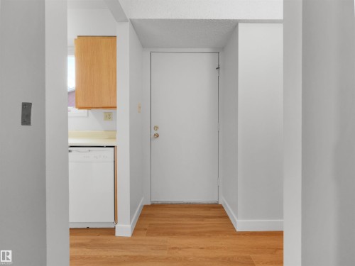 #50 1904 48 St Nw, Edmonton, AB - Indoor Photo Showing Other Room