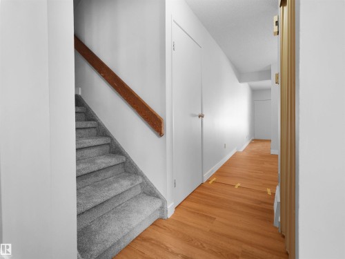 #50 1904 48 St Nw, Edmonton, AB - Indoor Photo Showing Other Room