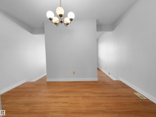#50 1904 48 St Nw, Edmonton, AB - Indoor Photo Showing Other Room