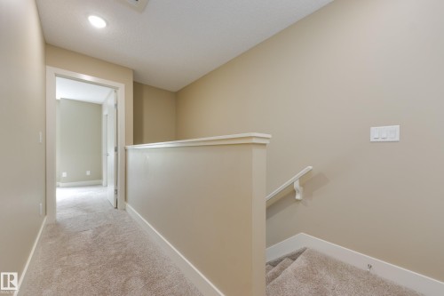 #39 804 Welsh Dr Sw, Edmonton, AB - Indoor Photo Showing Other Room