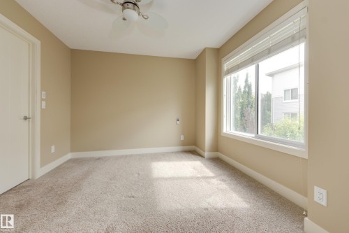 #39 804 Welsh Dr Sw, Edmonton, AB - Indoor Photo Showing Other Room