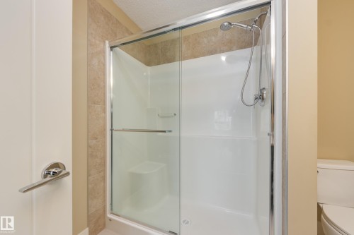 #39 804 Welsh Dr Sw, Edmonton, AB - Indoor Photo Showing Bathroom