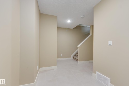 #39 804 Welsh Dr Sw, Edmonton, AB - Indoor