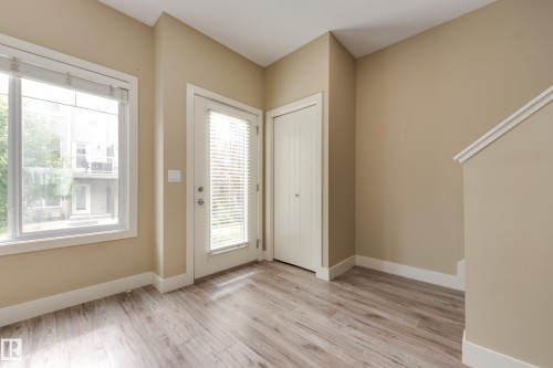 #39 804 Welsh Dr Sw, Edmonton, AB - Indoor Photo Showing Other Room