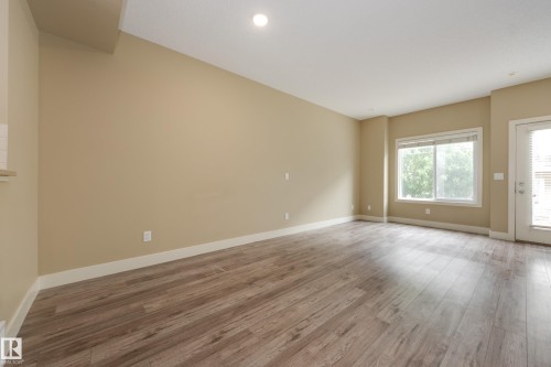 #39 804 Welsh Dr Sw, Edmonton, AB - Indoor Photo Showing Other Room
