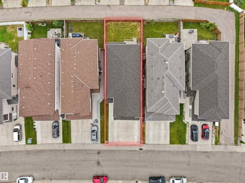Two-story property with a private driveway and attached garage - 17020 62 Street Nw, Edmonton, AB - 