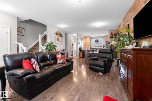 116 Gilmore Way, Spruce Grove, AB - Indoor Photo Showing Living Room