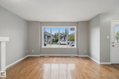3104 32 Avenue Nw, Edmonton, AB - Indoor