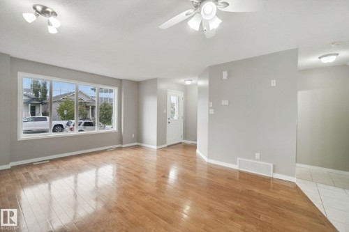 3104 32 Avenue Nw, Edmonton, AB - Indoor