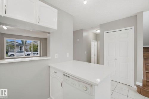 3104 32 Avenue Nw, Edmonton, AB - Indoor