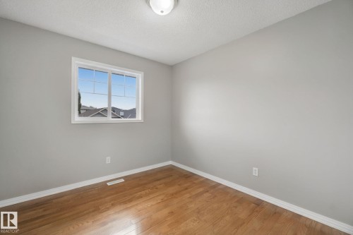 3104 32 Avenue Nw, Edmonton, AB - Indoor Photo Showing Other Room