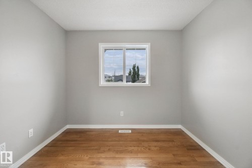 3104 32 Avenue Nw, Edmonton, AB - Indoor Photo Showing Other Room