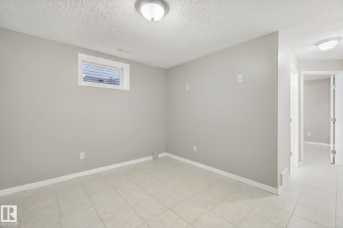 3104 32 Avenue Nw, Edmonton, AB - Indoor Photo Showing Other Room
