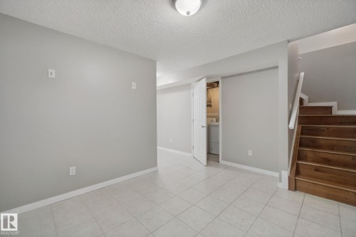 3104 32 Avenue Nw, Edmonton, AB - Indoor Photo Showing Other Room