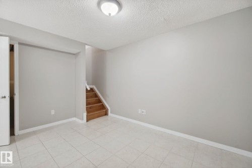 3104 32 Avenue Nw, Edmonton, AB - Indoor Photo Showing Other Room