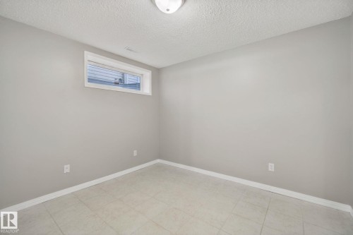 3104 32 Avenue Nw, Edmonton, AB - Indoor Photo Showing Other Room