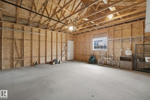 3104 32 Avenue Nw, Edmonton, AB - Indoor Photo Showing Garage