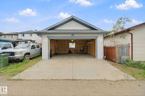 3104 32 Avenue Nw, Edmonton, AB - Outdoor