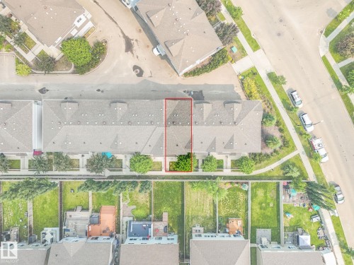 Townhome property situated within a row of similar residences - #21 1140 Chappelle Bv Sw, Edmonton, AB -  With View