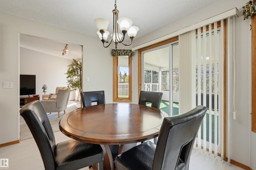 619 Revell Wynd Nw, Edmonton, AB - Indoor Photo Showing Dining Room