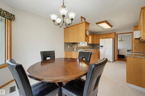 619 Revell Wynd Nw, Edmonton, AB - Indoor Photo Showing Dining Room