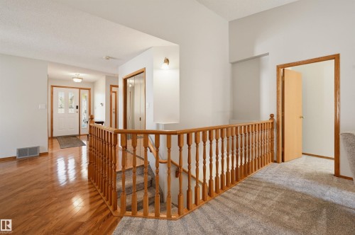 619 Revell Wynd Nw, Edmonton, AB - Indoor Photo Showing Other Room