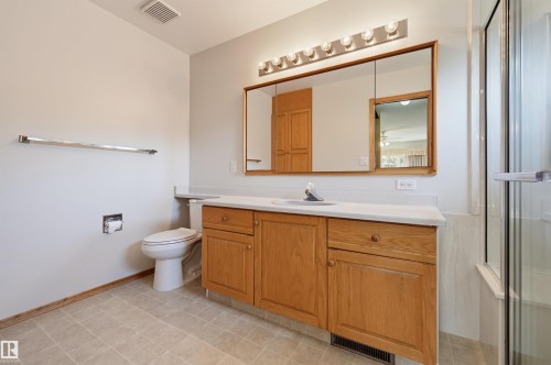 619 Revell Wynd Nw, Edmonton, AB - Indoor Photo Showing Bathroom