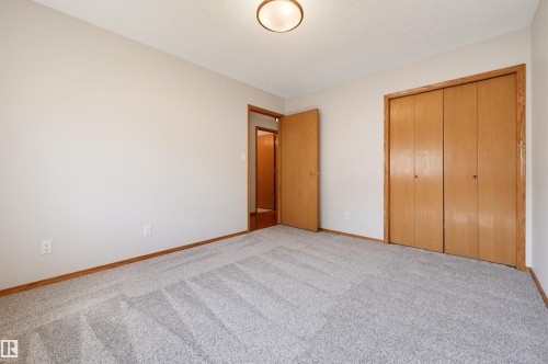 619 Revell Wynd Nw, Edmonton, AB - Indoor Photo Showing Other Room