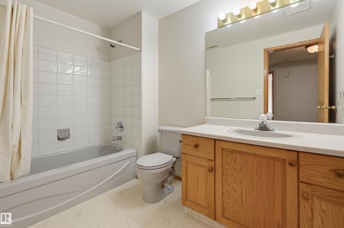 619 Revell Wynd Nw, Edmonton, AB - Indoor Photo Showing Bathroom