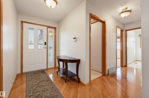 619 Revell Wynd Nw, Edmonton, AB - Indoor Photo Showing Other Room