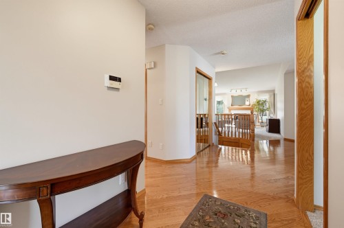 619 Revell Wynd Nw, Edmonton, AB - Indoor