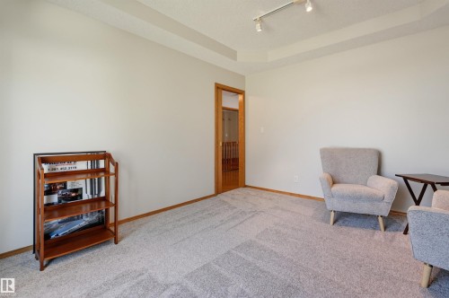 619 Revell Wynd Nw, Edmonton, AB - Indoor Photo Showing Other Room