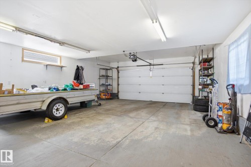11413 118 Street Nw, Edmonton, AB - Indoor Photo Showing Garage