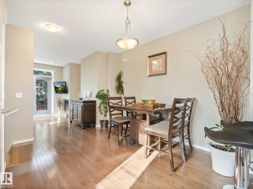 #55 603 Watt Bv Sw, Edmonton, AB - Indoor Photo Showing Dining Room