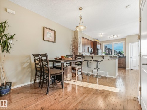 #55 603 Watt Bv Sw, Edmonton, AB - Indoor Photo Showing Dining Room