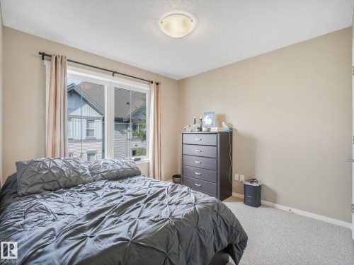 #55 603 Watt Bv Sw, Edmonton, AB - Indoor Photo Showing Bedroom