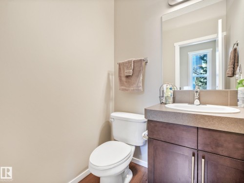 #55 603 Watt Bv Sw, Edmonton, AB - Indoor Photo Showing Bathroom
