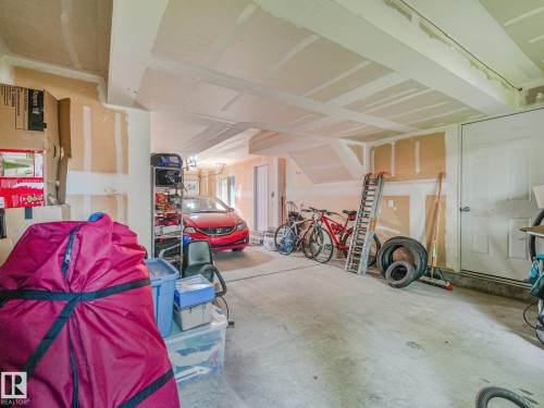#55 603 Watt Bv Sw, Edmonton, AB - Indoor Photo Showing Garage