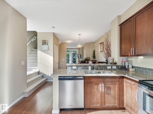 #55 603 Watt Bv Sw, Edmonton, AB - Indoor Photo Showing Kitchen With Double Sink