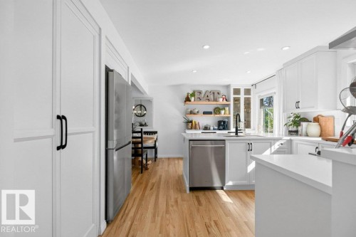 9047 52 Street Nw, Edmonton, AB - Indoor Photo Showing Kitchen With Stainless Steel Kitchen