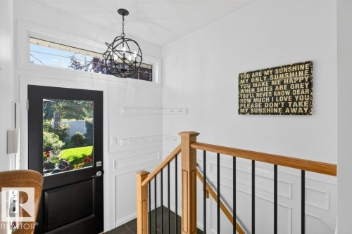 9047 52 Street Nw, Edmonton, AB - Indoor Photo Showing Other Room