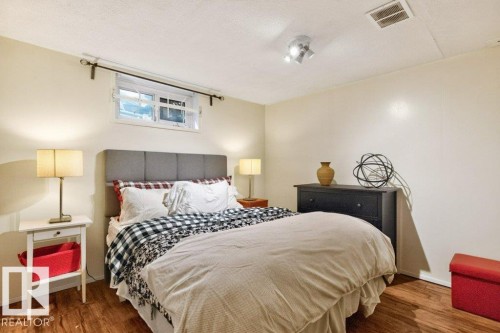 9047 52 Street Nw, Edmonton, AB - Indoor Photo Showing Bedroom